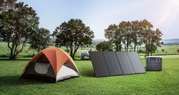 Paineis solares aplicados em acampamento